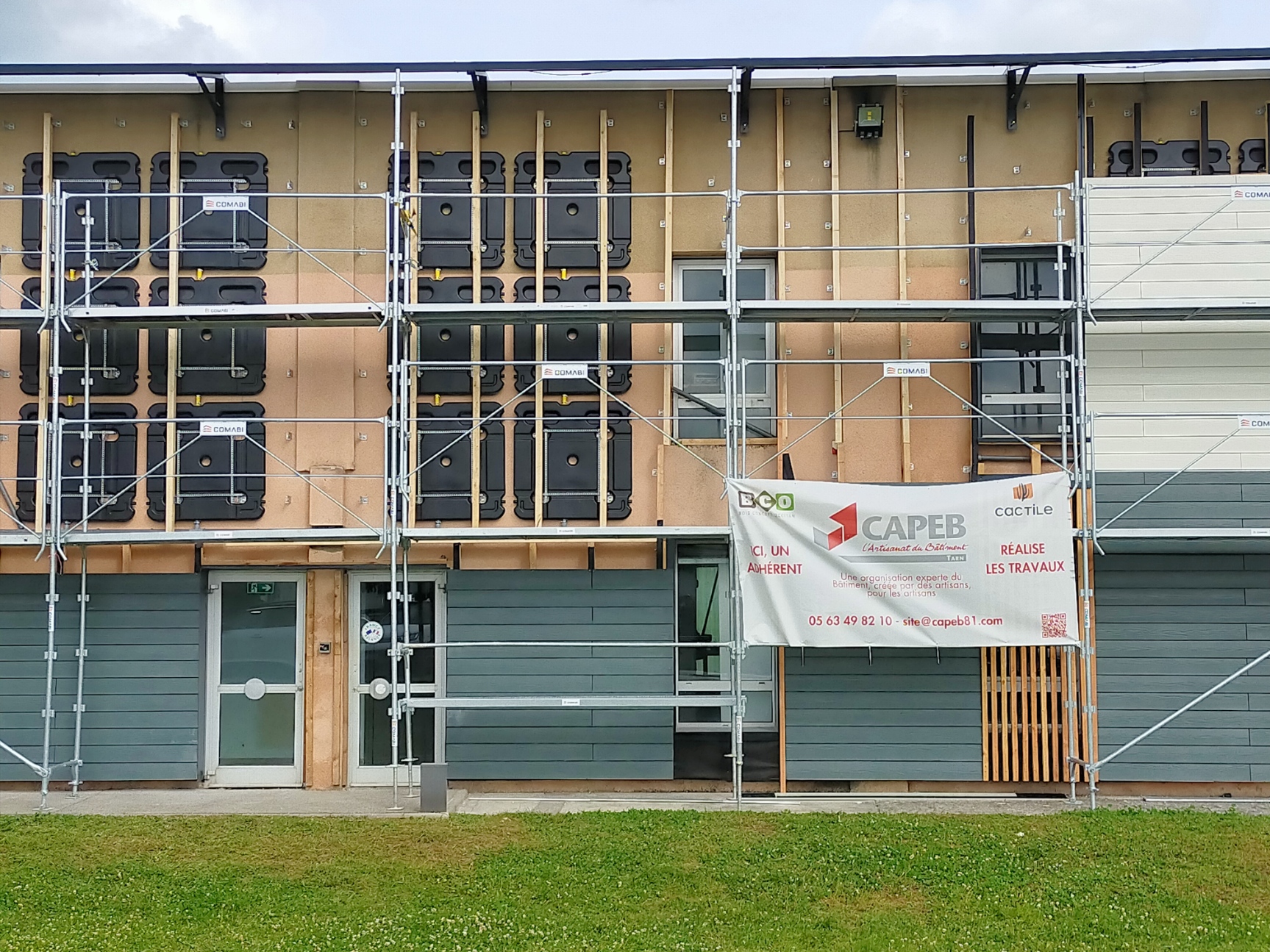 Réservoirs de façade Cereus par Cactile